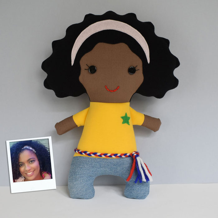 plush selfie doll from photo, 
figurine mini-me,
you look like a doll,
personalized doll that looks like you,
you barbie,
personalized stuffed doll,
personalized plush doll,
make a doll that looks like me,
barbie look a like,
barbie that looks like me,
a doll that looks like you,